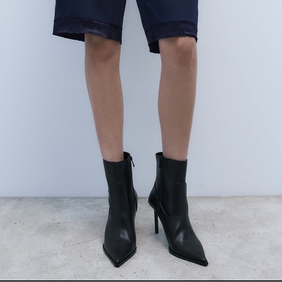 NWT Zara Pointed Toe Ankle Boots - Picture 2 of 2